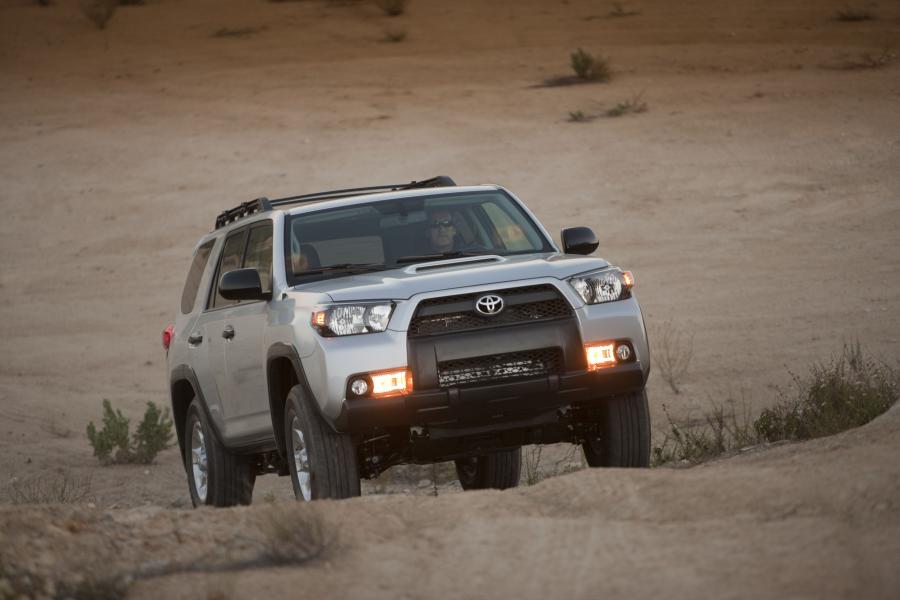  Toyota 4Runner Trail 2010 года  (фото 43 из 66)